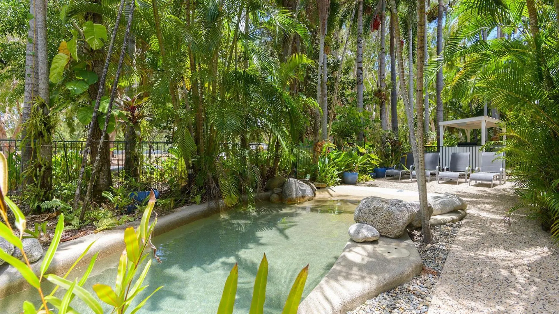 Coral Apartments Port Douglas Aparthotel
